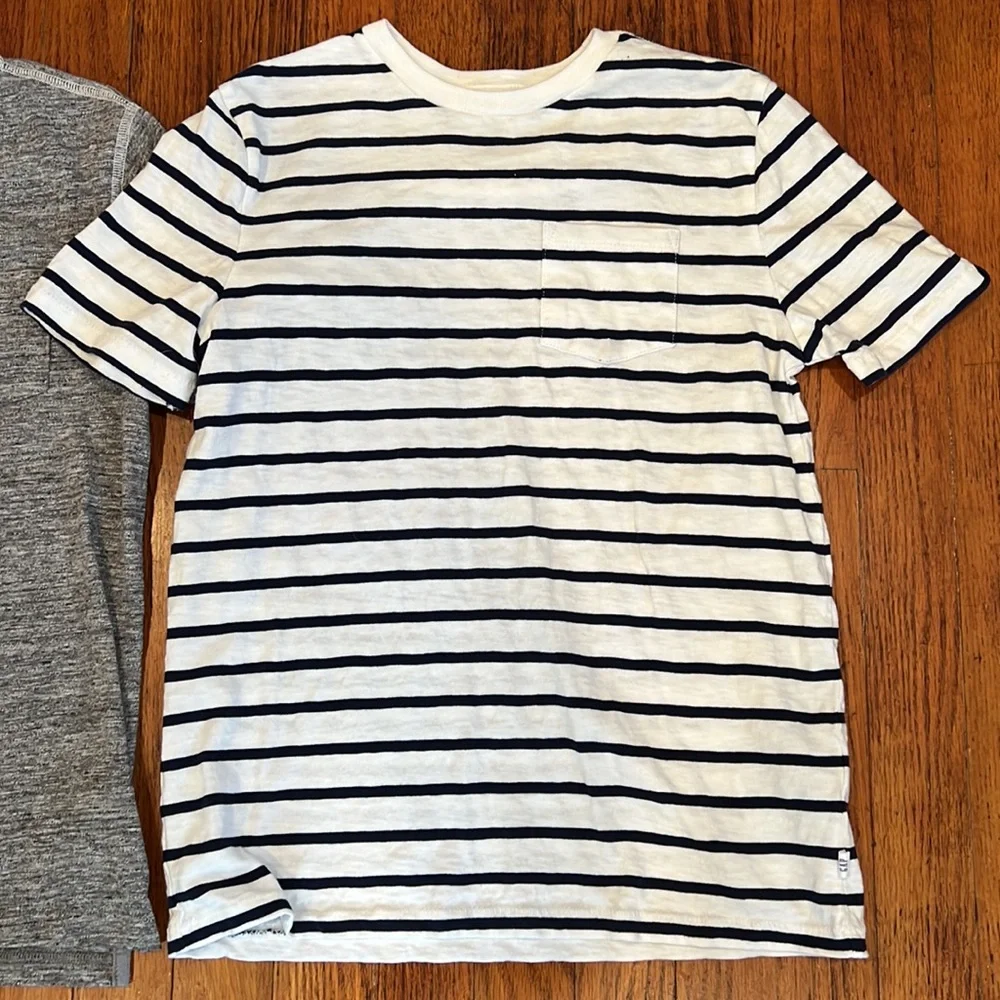 Lot of 3 GAP Boy's Short Sleeve Tees EUC